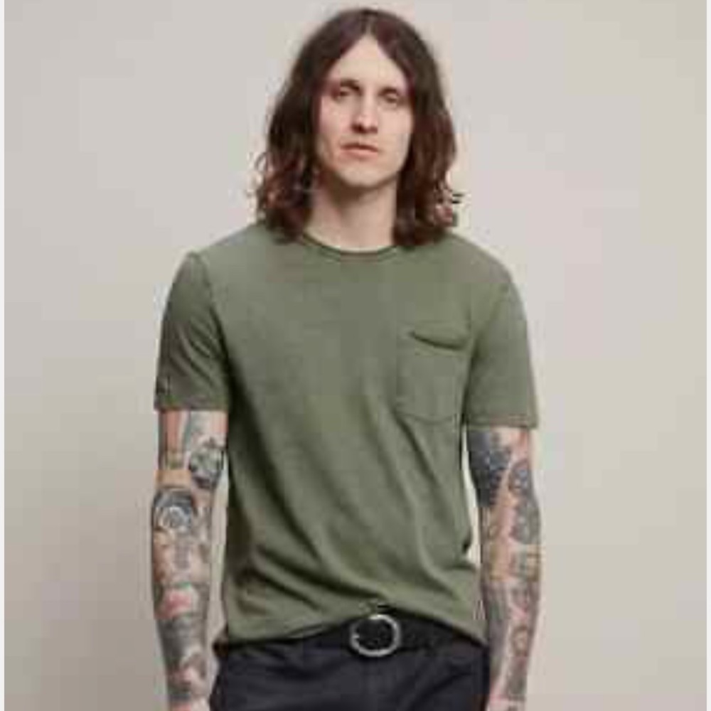 JOHN VARVATOS MEN GREEN TEE SHIRT SOFT - LIKE NEW!
